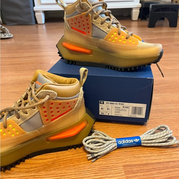 Worn only twice. - Picture 5 of 5